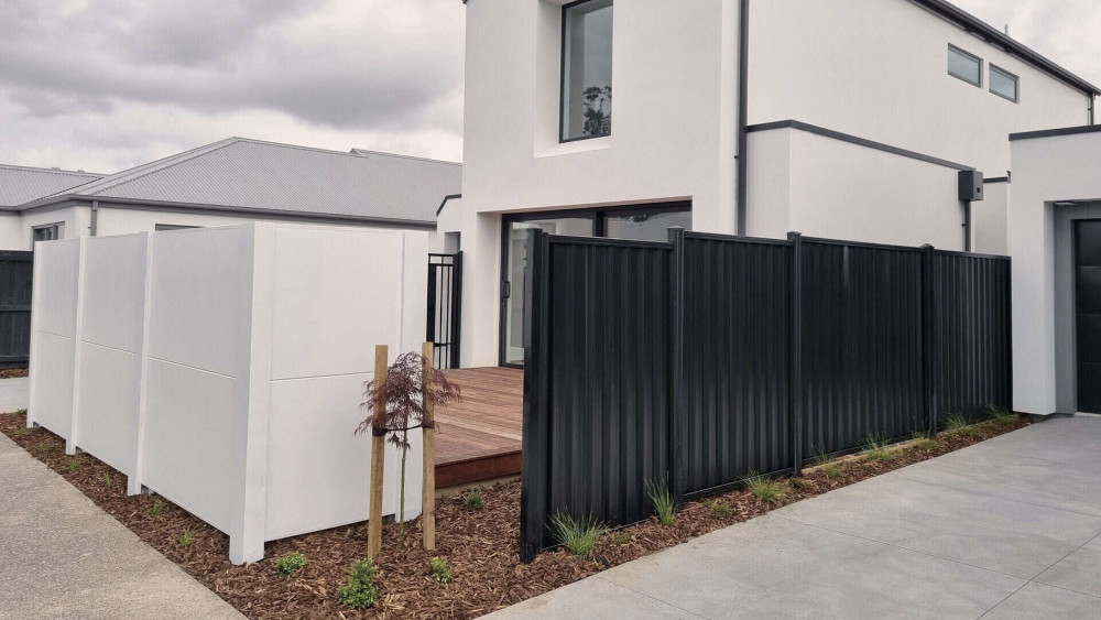 Modern Townhouse ColorSteel Fencing