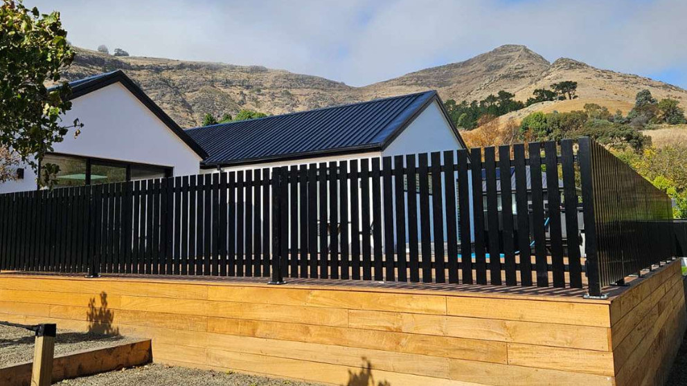 Traditional Aluminum Picket Fence