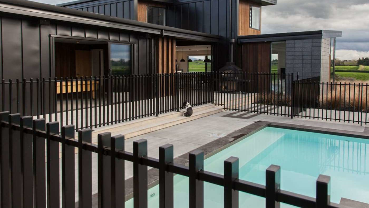 Finned Aluminum Pool Fence